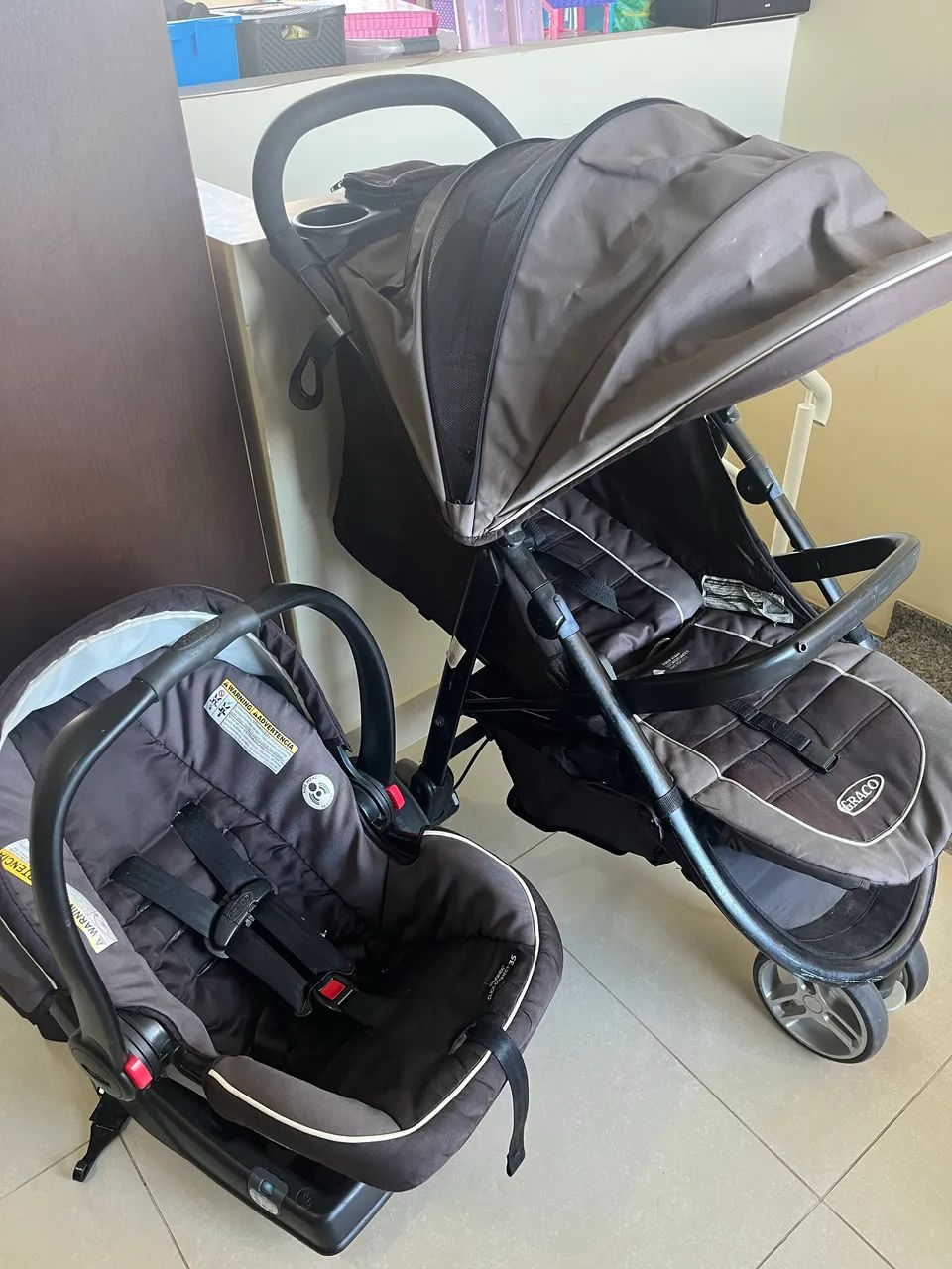 Carrinho de bebê + bebê conforto com isofix Graco 