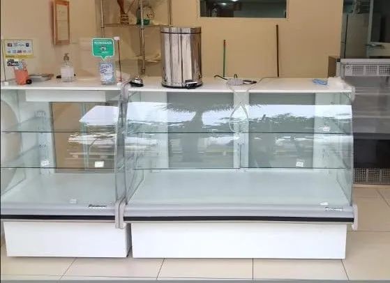 Conjunto de Balcões Vitrine Gelopar