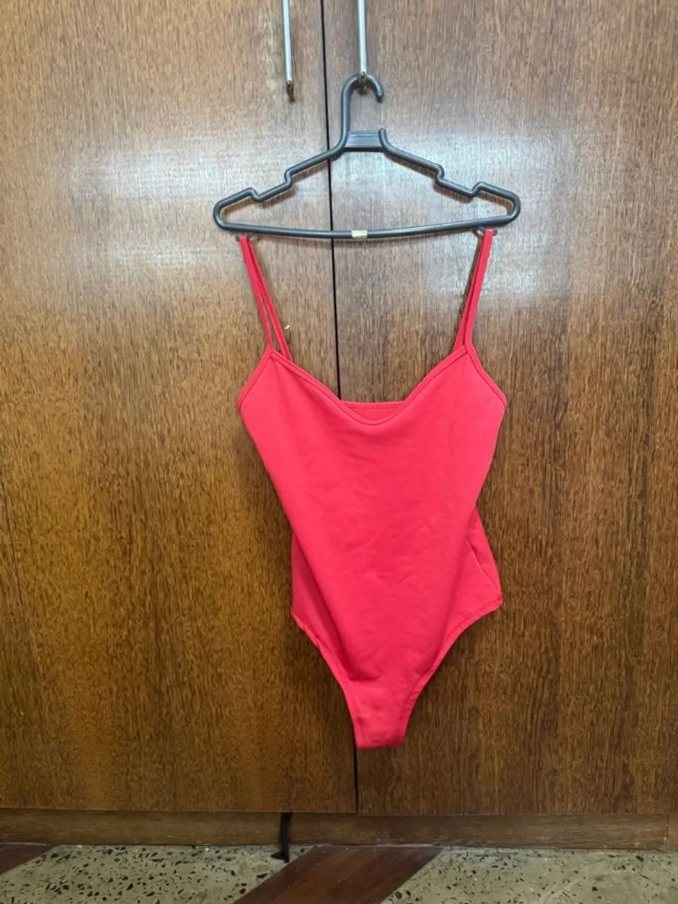 body feminino vermelho m