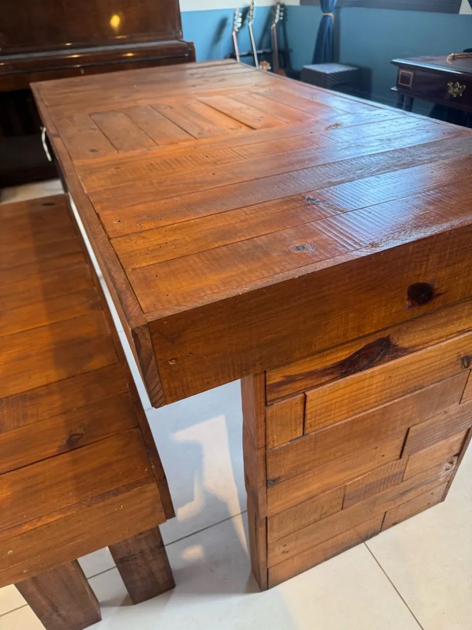 Mesa com bancos de Pallet 