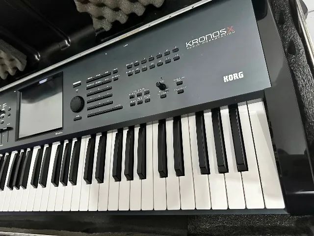 Teclado workstation Korg Kronos X-61 - Foto 2
