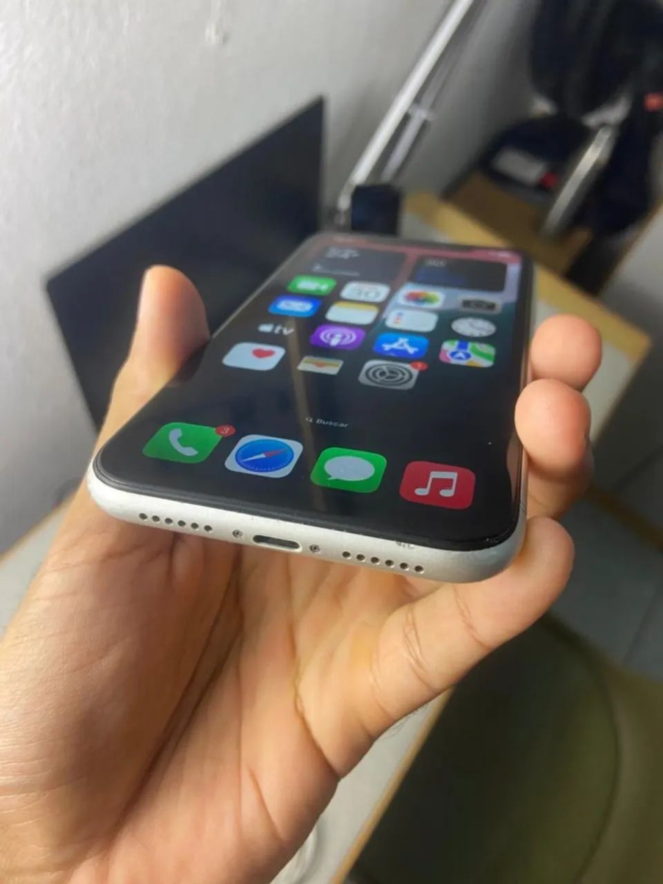 iPhone XR 64GB - Impecável + Capa e Carregador - Foto 3