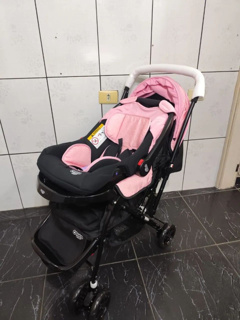 Vendo Carrinho de Bebê + Bebê conforto Cosco - Foto 3