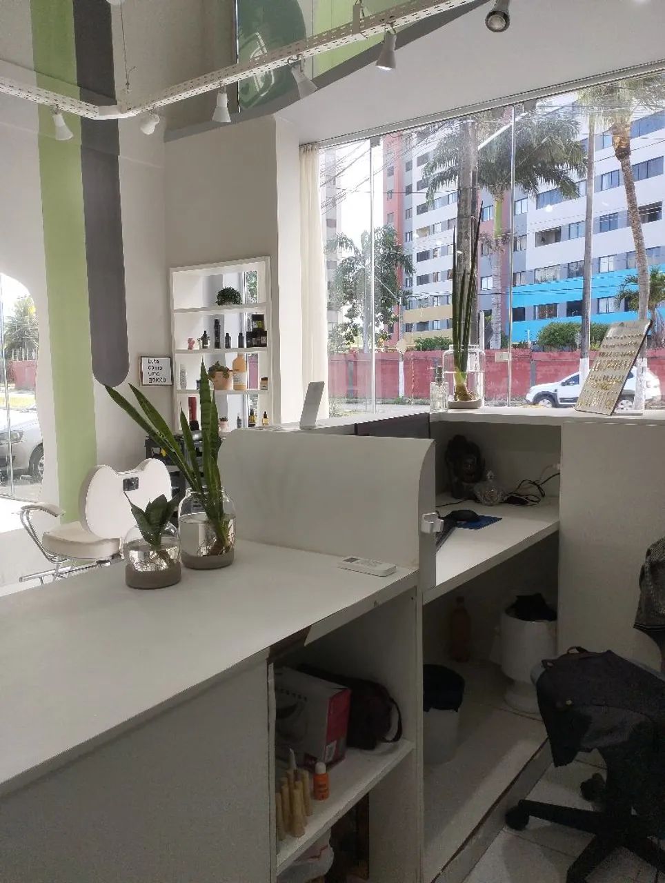 Vaga para Cabeleireira e Manicure  - Foto 2