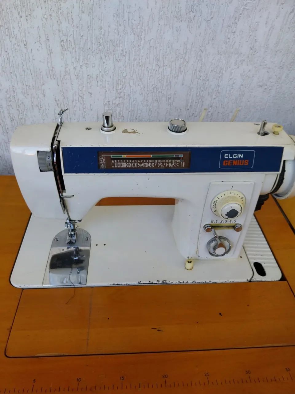 Máquina de costura Elgin gênios com gabinete  - Foto 3