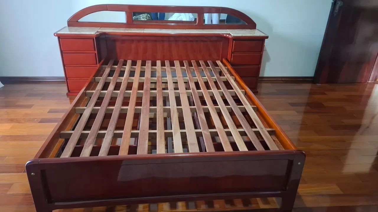 Cama de Casal Completa - Estilo Clássico / Mogno com Cabeceira Funcional - Foto 2