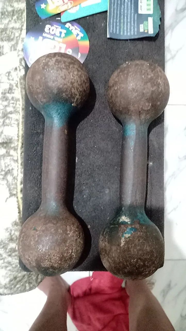 Halteres de 5kg ( Ferro Maciço) - Foto 2