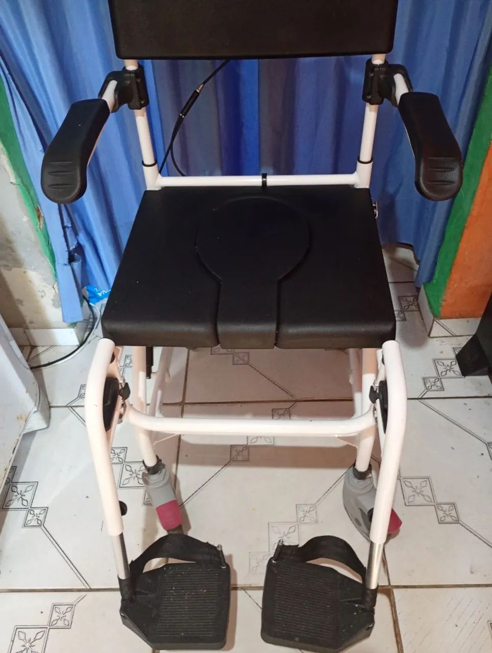 Vendo uma cadeira de banho - Foto 4