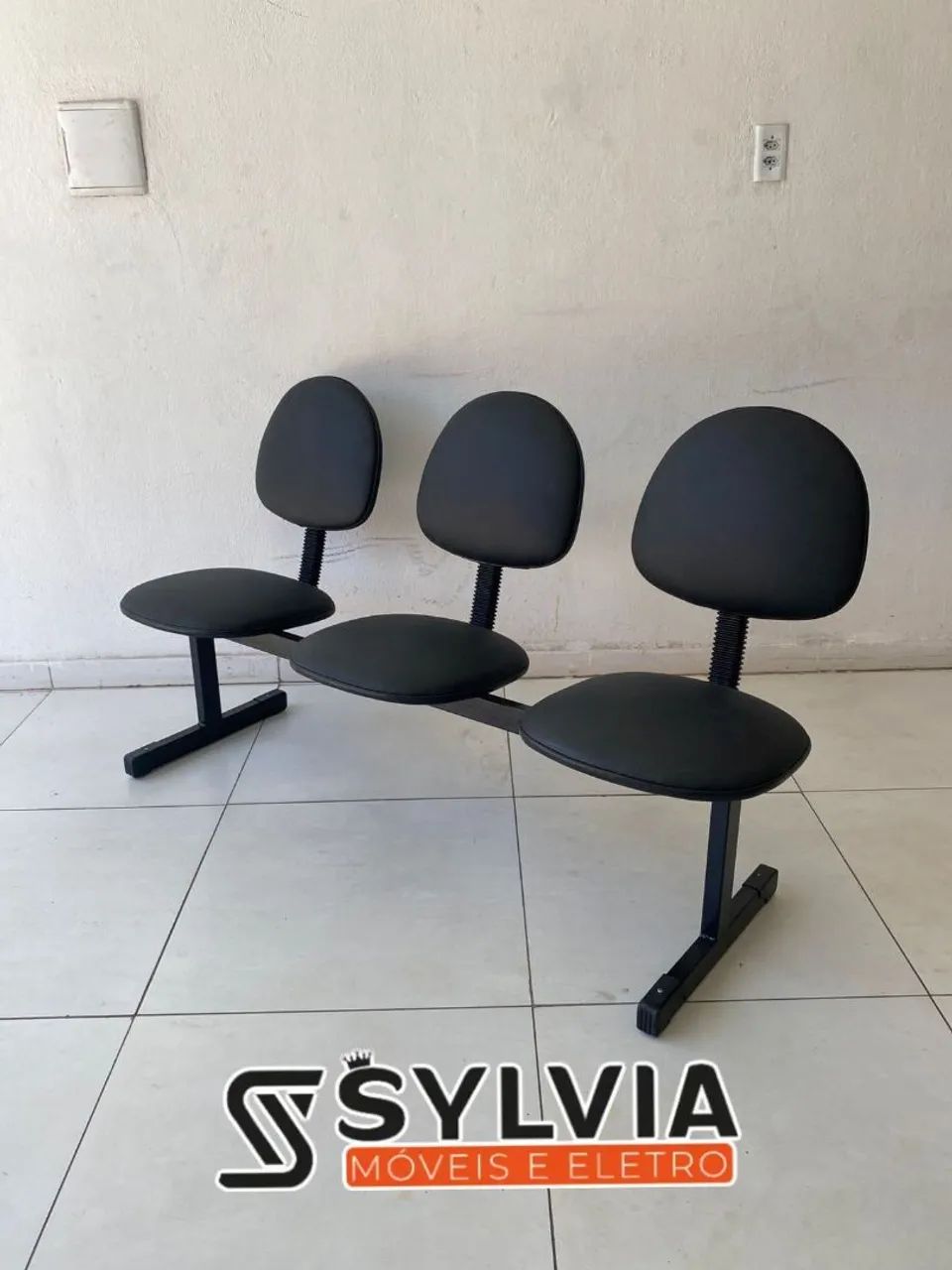 Cadeira longarina acolchoada  - Foto 5