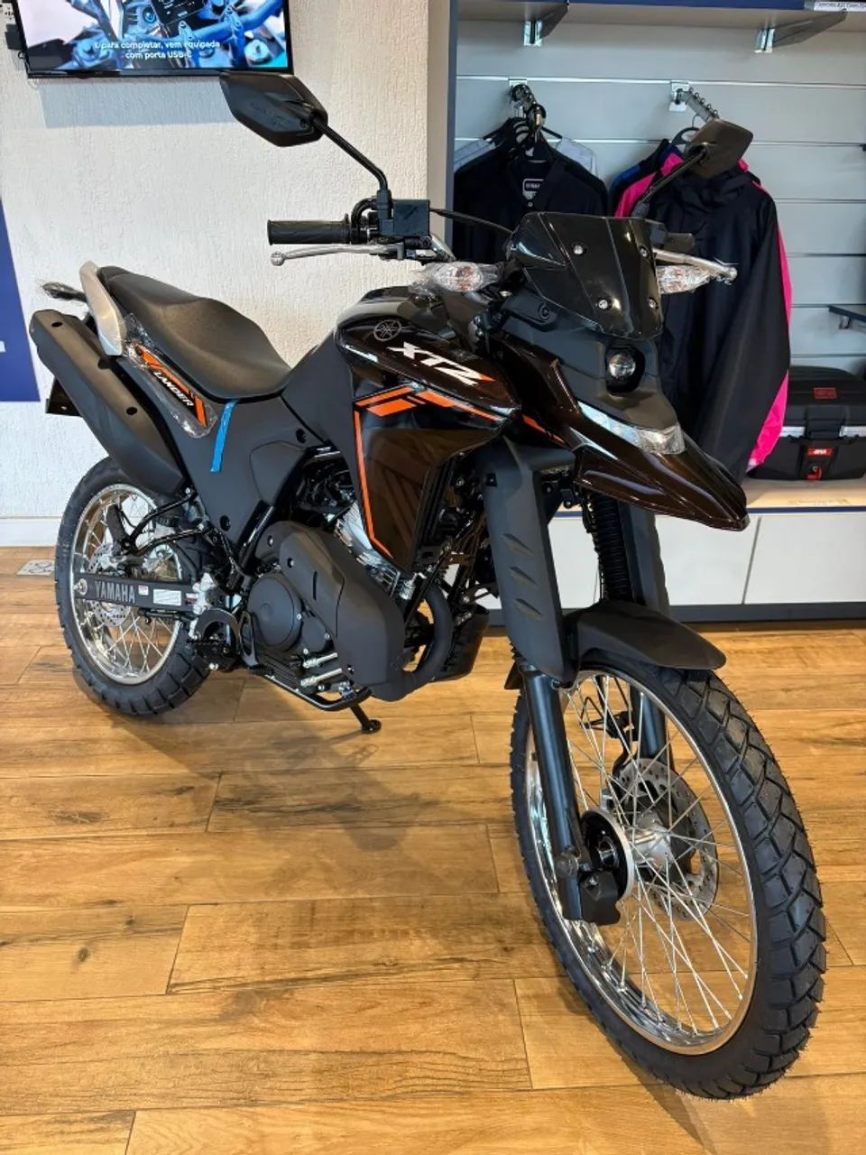 Lander pronta entrega / Vendedor LEANDRO