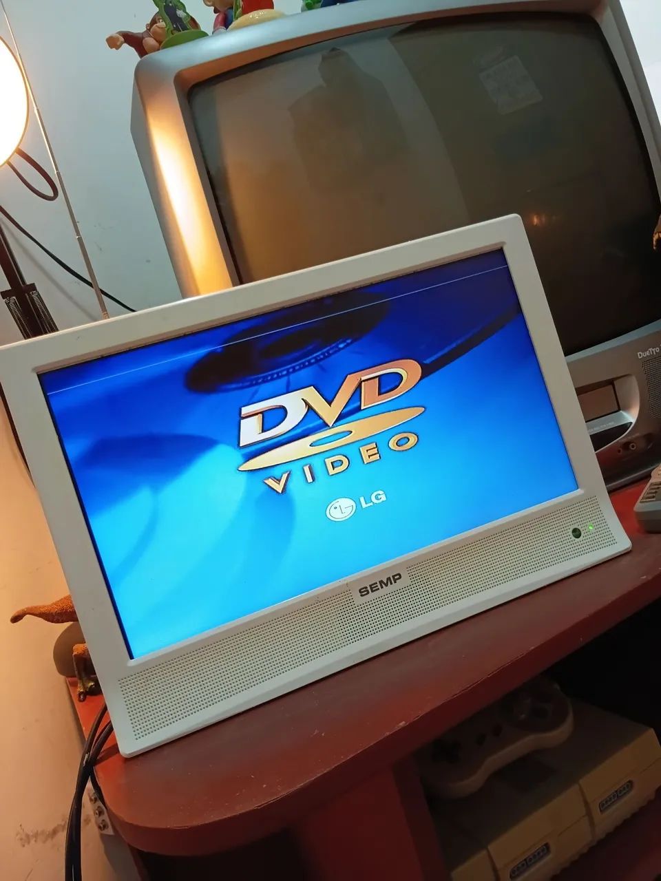 Tv semm branca 