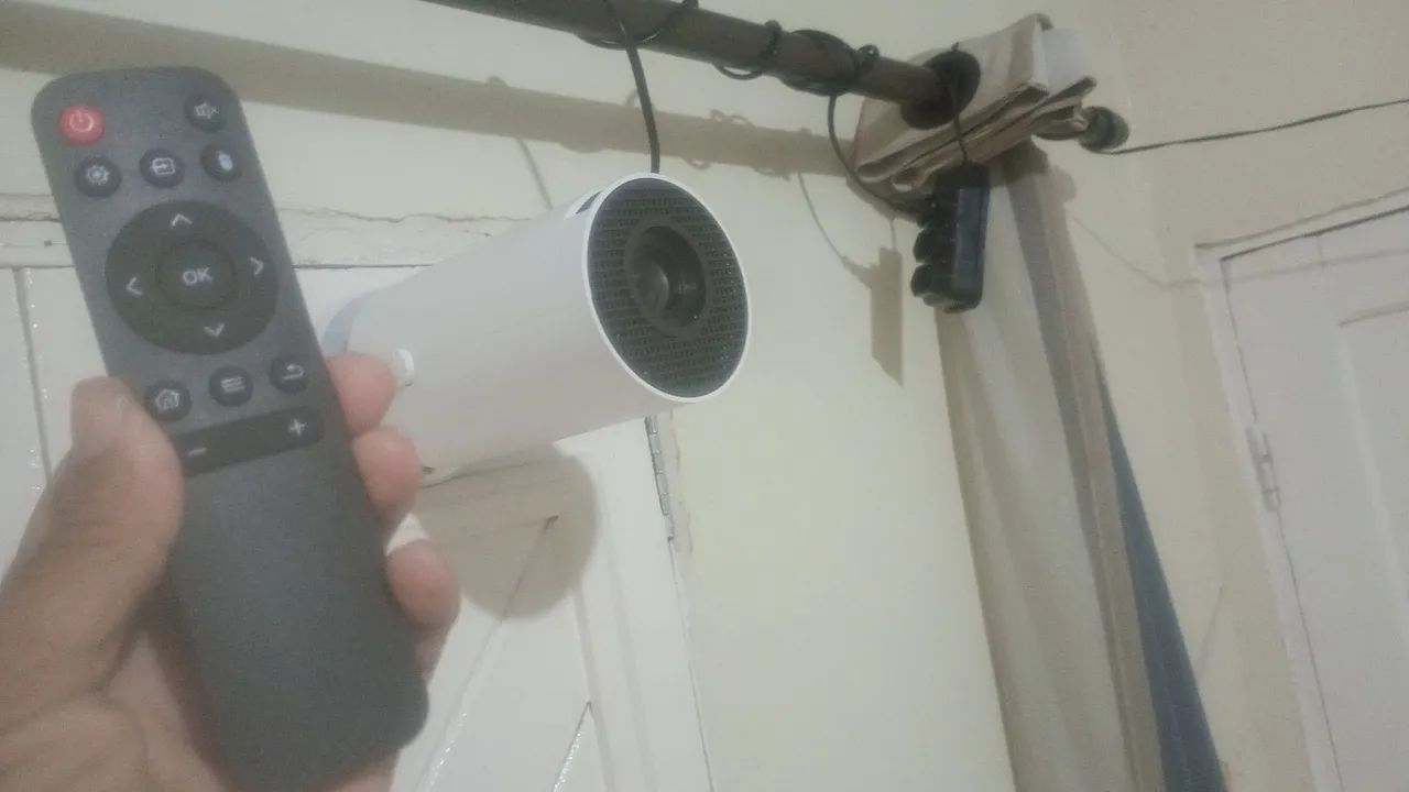 Projetor HY 300402624811464151041