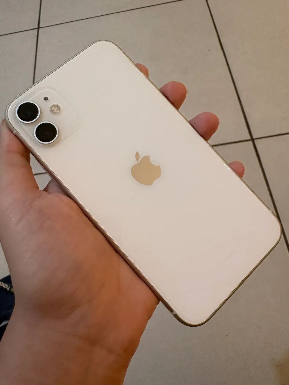 iPhone 11 - 64 GB - com caixa e nota fiscal - Celulares e
