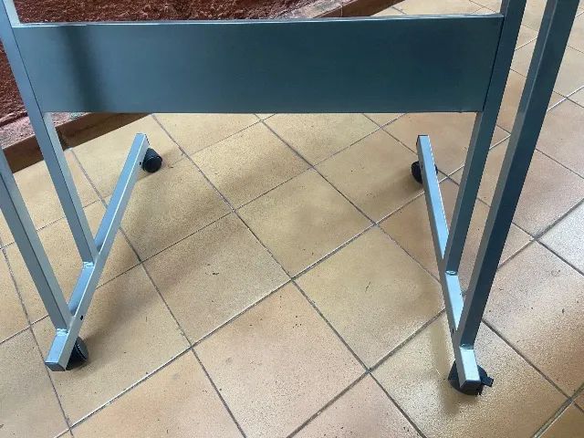 Mesa de escritório com tampo de vidro  - Foto 3