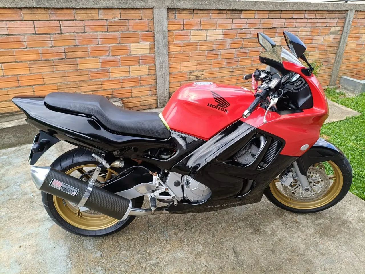 CBR 600