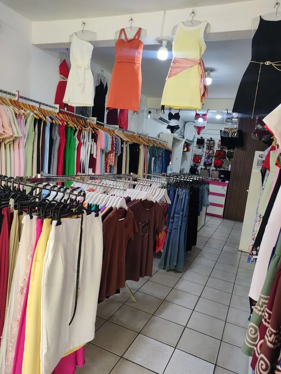 Loja de Roupas à Venda com Estoque e Clientela!    