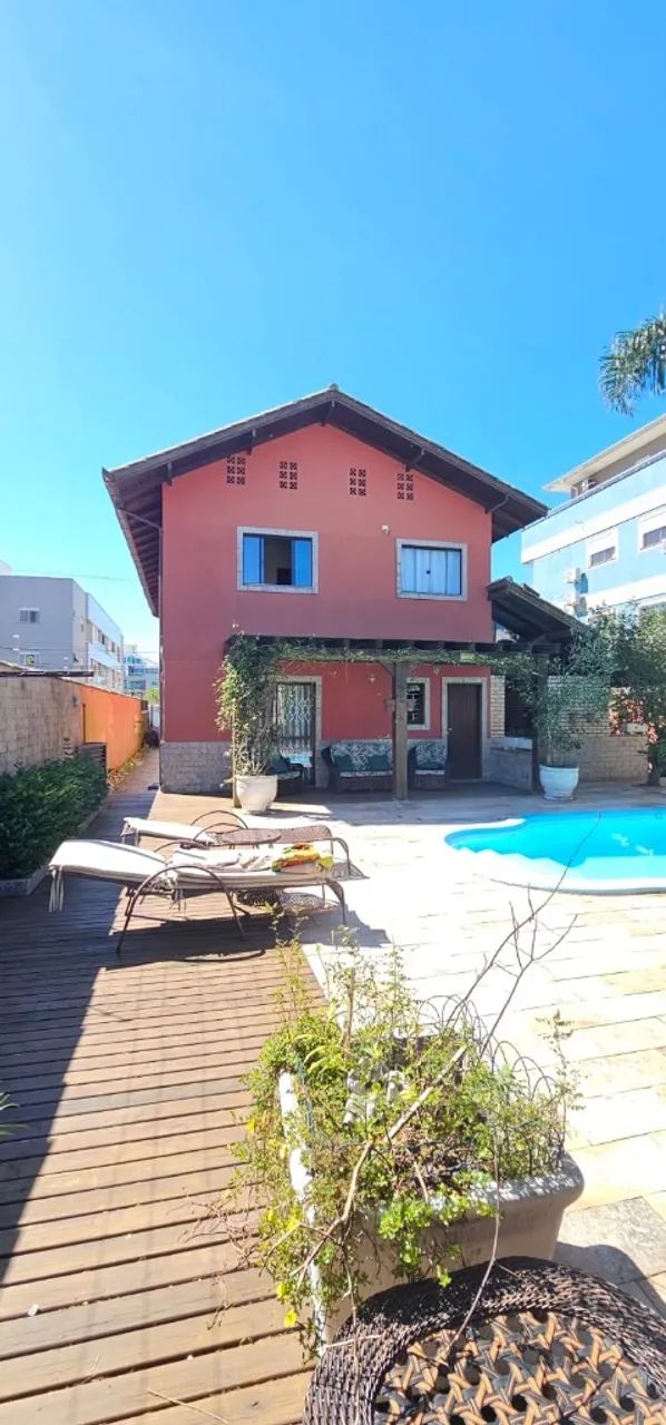 Casa em amplo terreno com 4 dormitórios + piscina à 450m da Praia dos Ingleses! - Foto 3