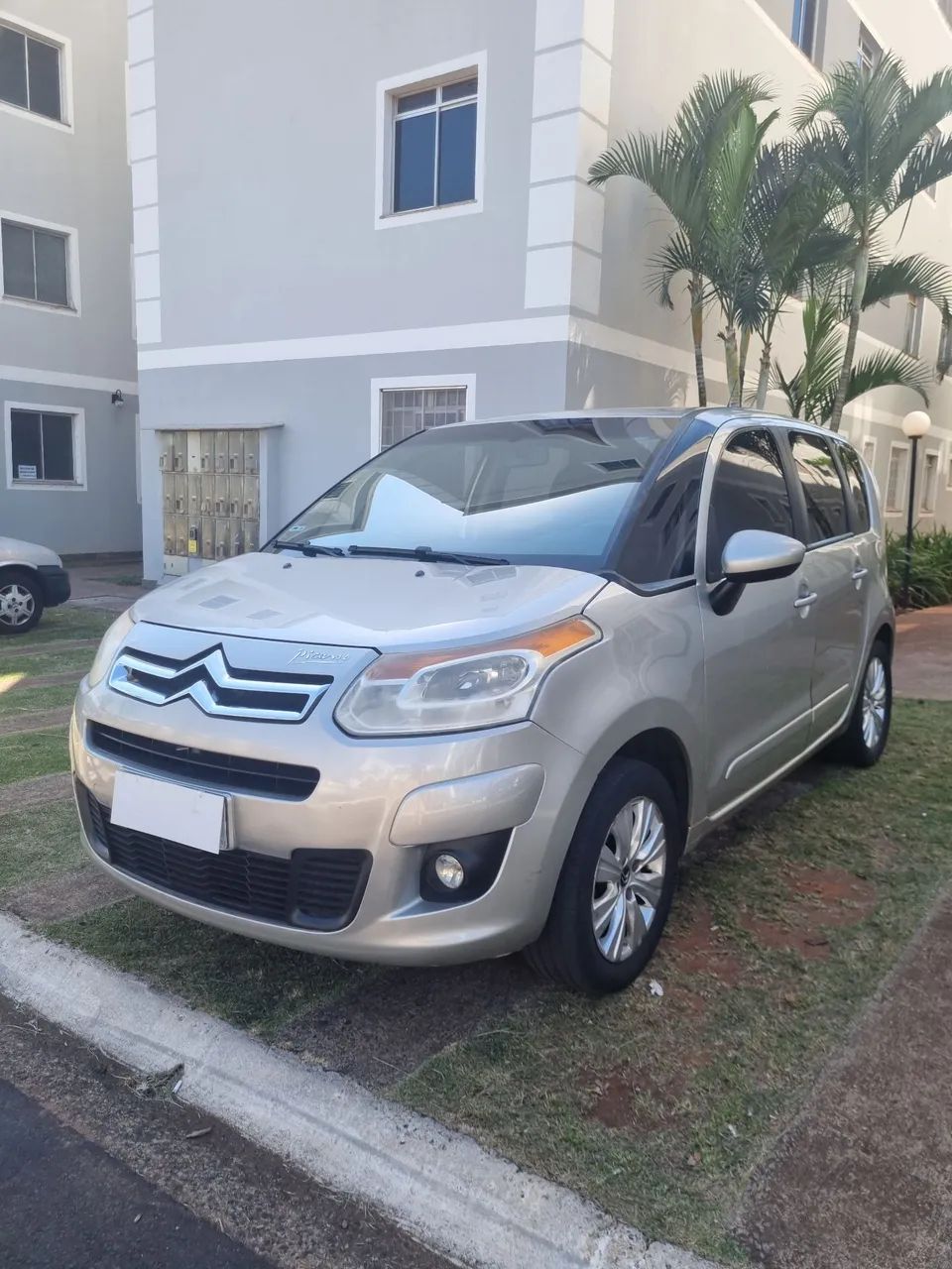 Citroën C3 C3 Picasso GLX 1.6 Flex 16V 5p Aut. 2014