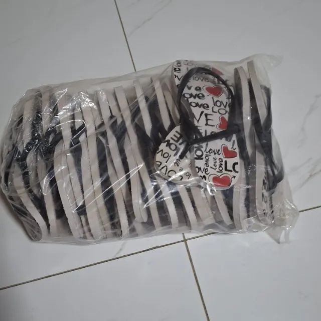 Fardo Chinelo Feminino com 13 pares - Fechamento de Fábrica - Foto 3