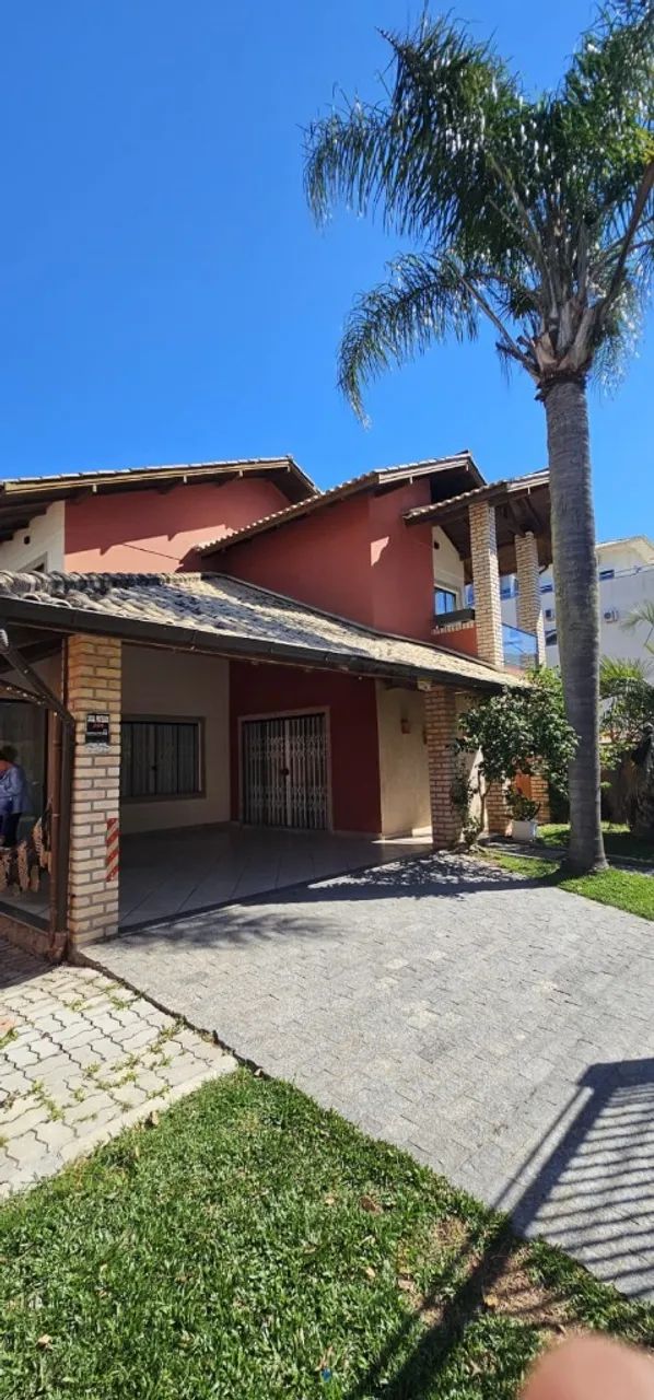 Casa em amplo terreno com 4 dormitórios + piscina à 450m da Praia dos Ingleses! - Foto 2
