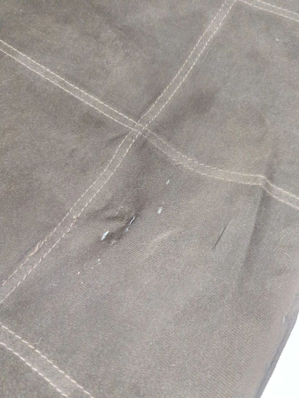 Sofá marrom retrátil 4 lugares COM DEFEITOS - Foto 5