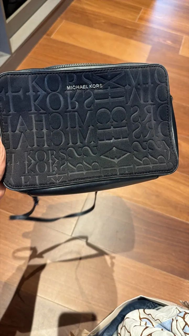 Bolsa Michael Kors (Preta com ferragens) - Foto 3