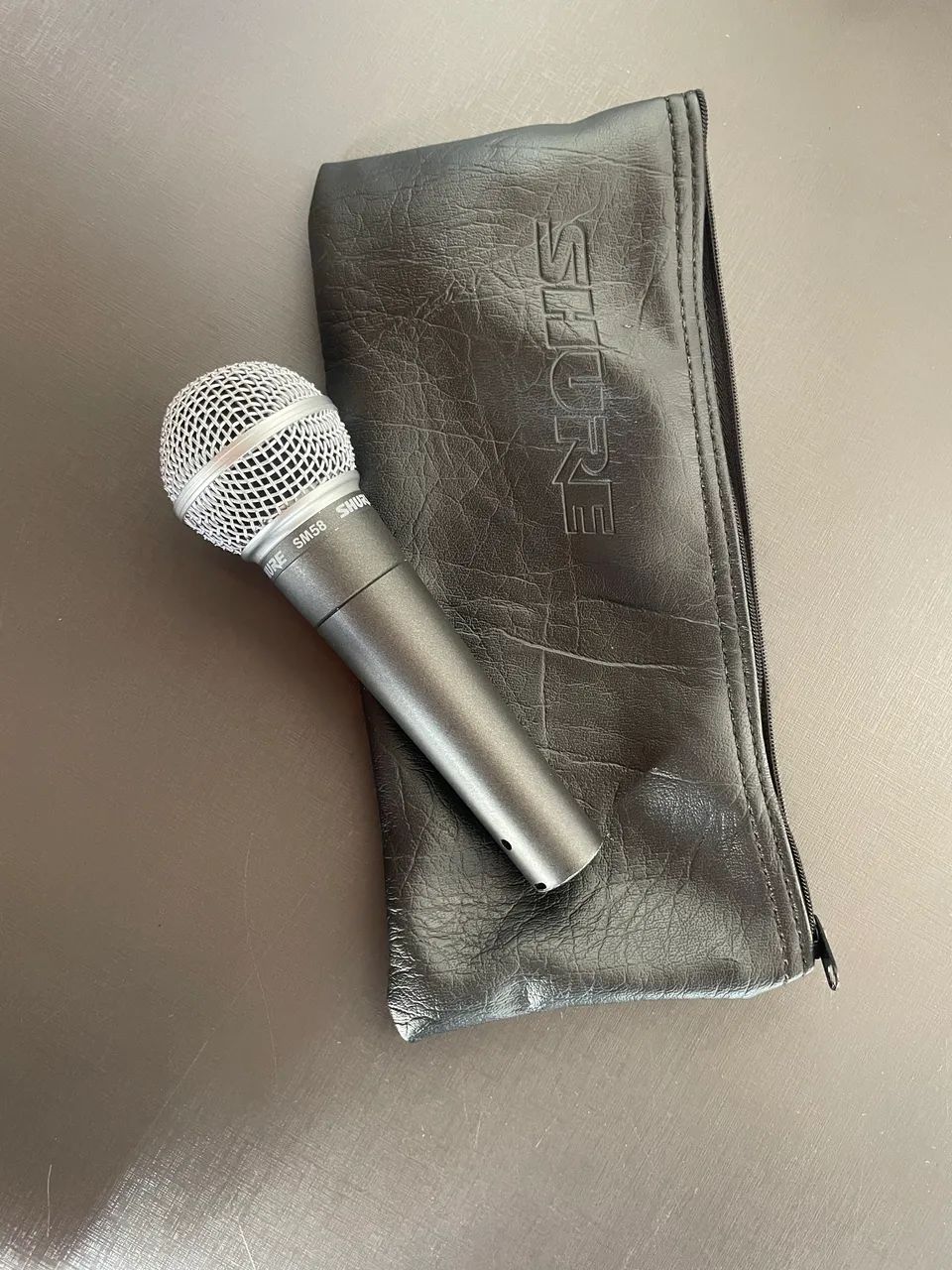 Microfone Shure Sm58 Dinâmico