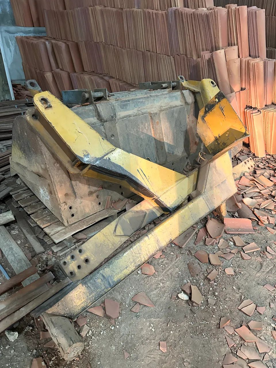 Pá carregadeira TATU com adaptação garfo empilhadeira   - Foto 2