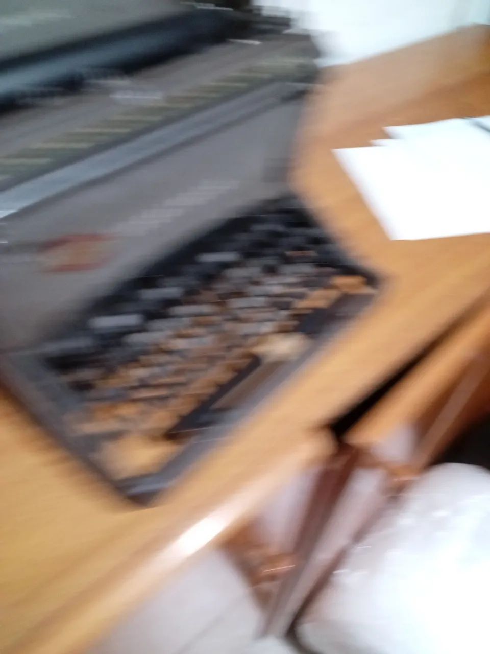 Maquina de escrever antiga  - Foto 2