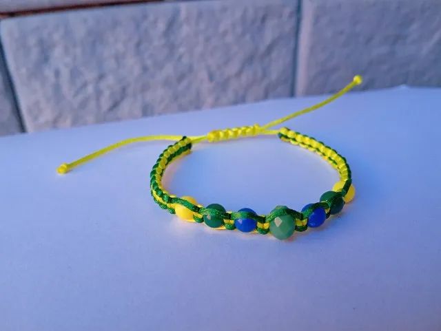 Pulseira Artesanal em Macramê  Cores do Brasil - Foto 2