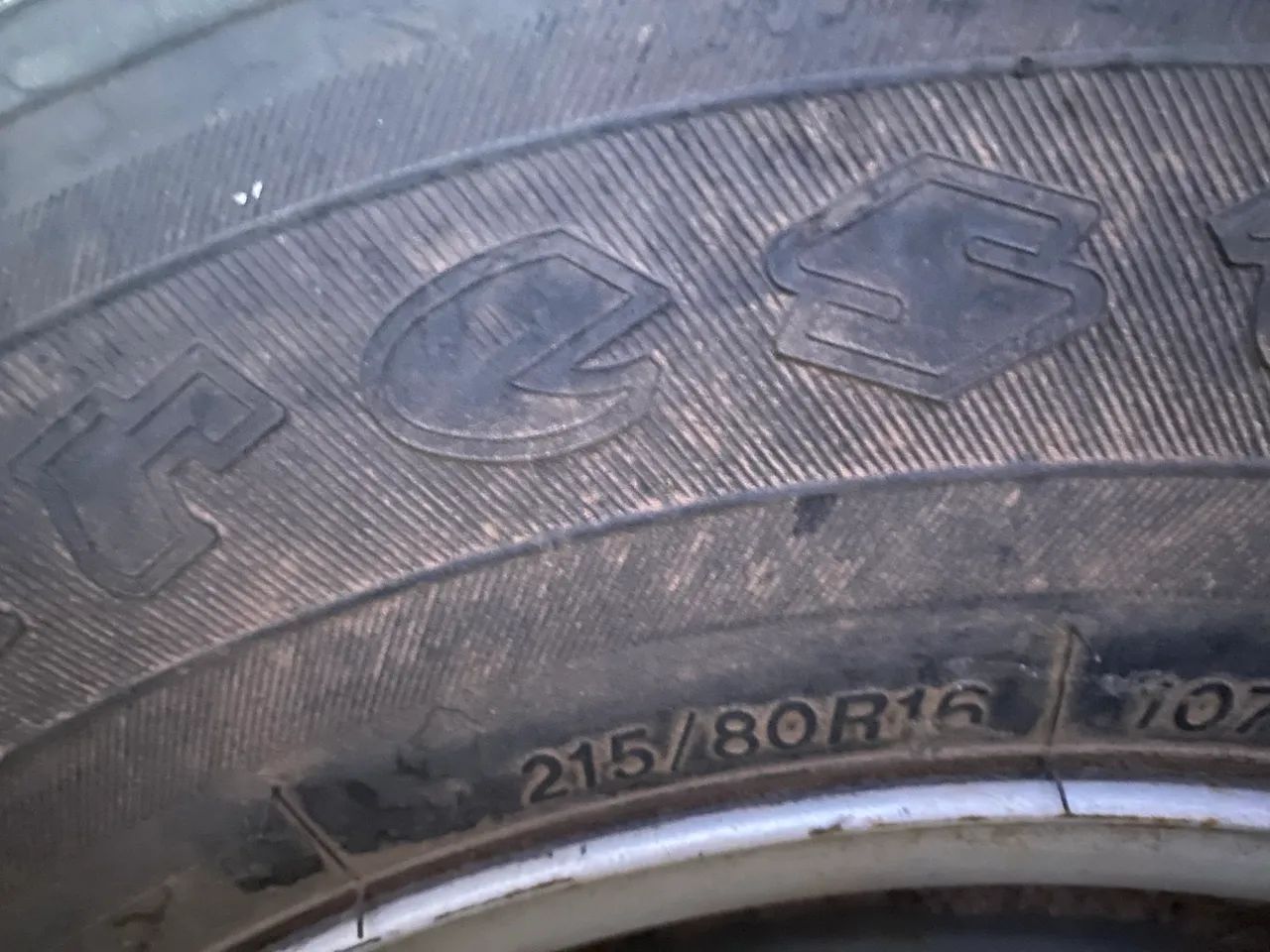 Vendo roda aro 16 completa 