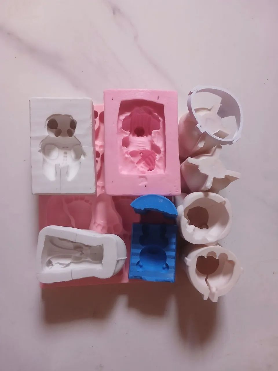 1 Caixa com Produtos de Artesanato Novos e Usados - Foto 4