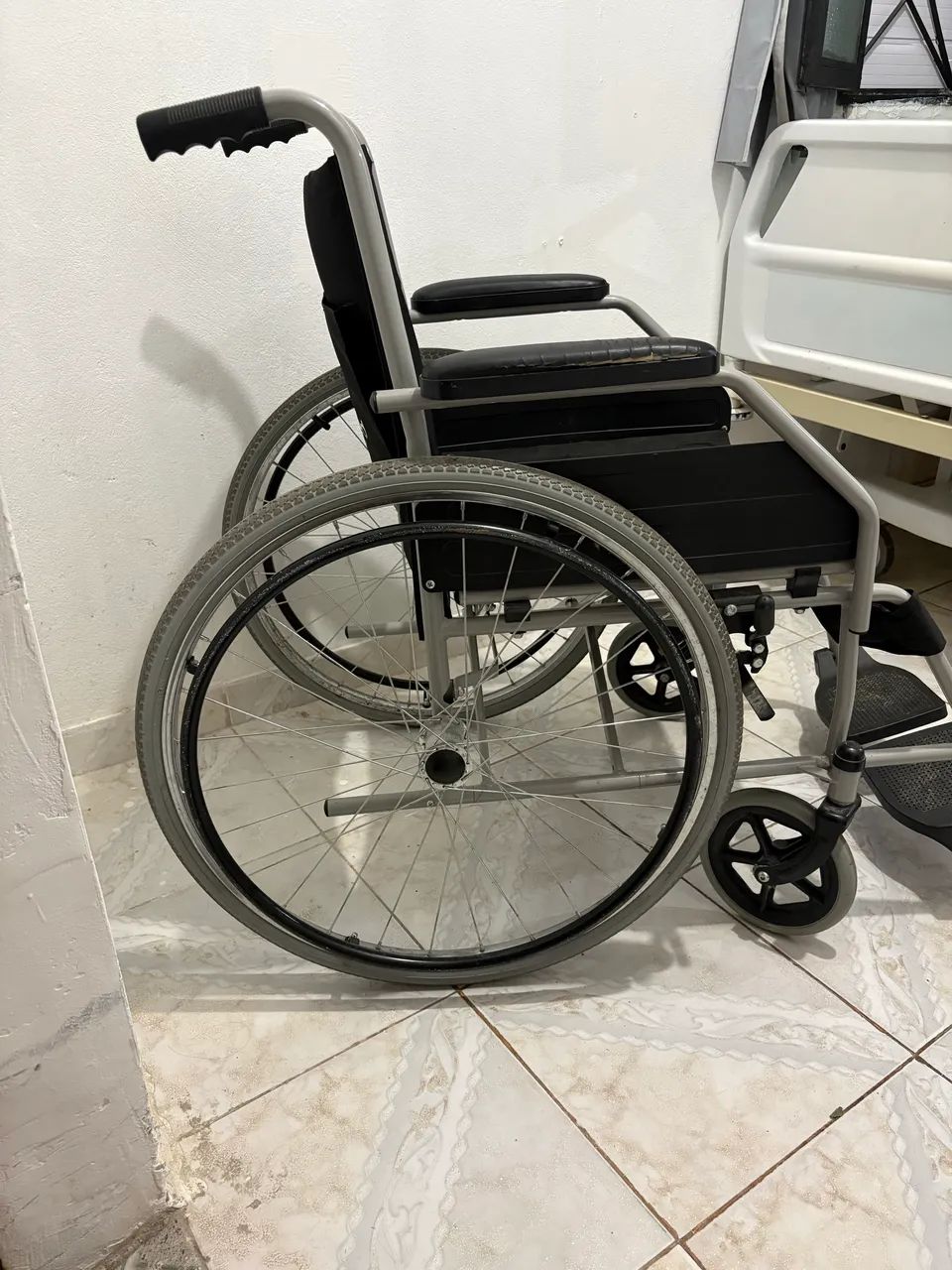 Cadeira de Rodas Top - Foto 2