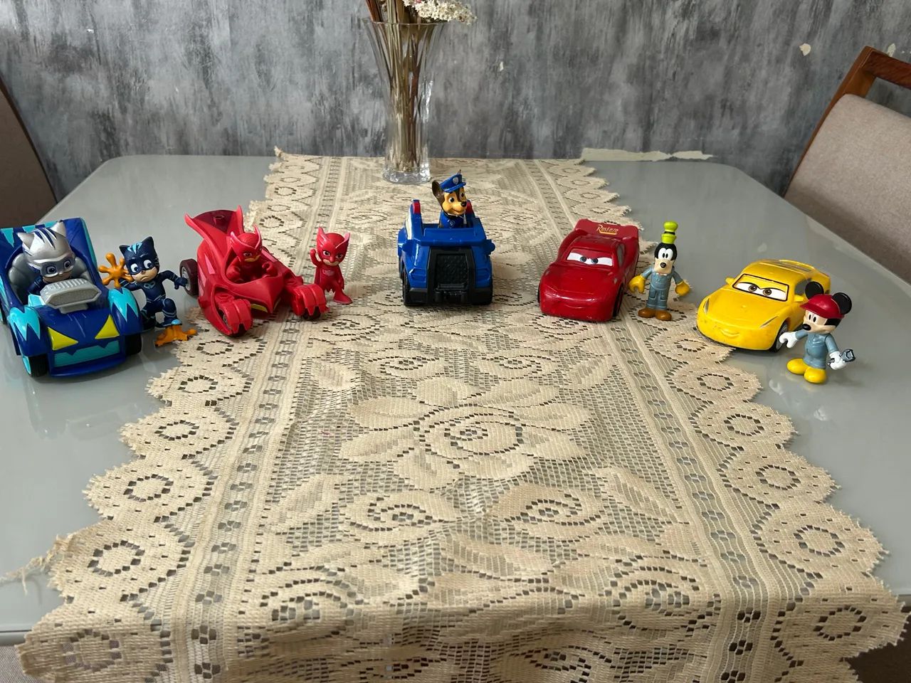 Carrinhos diversos personagens 