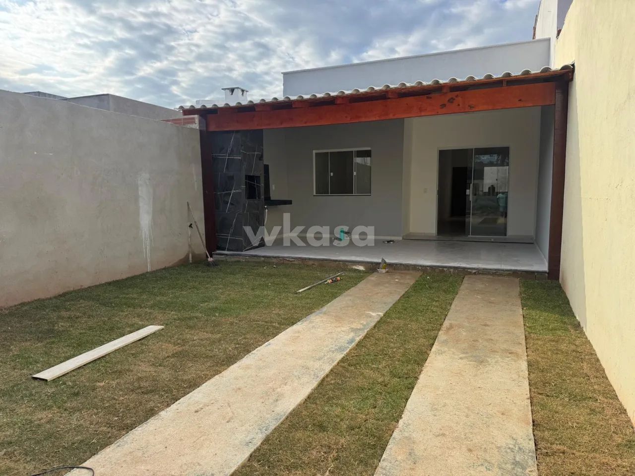 Casa Linear em Praia Grande - Fundão