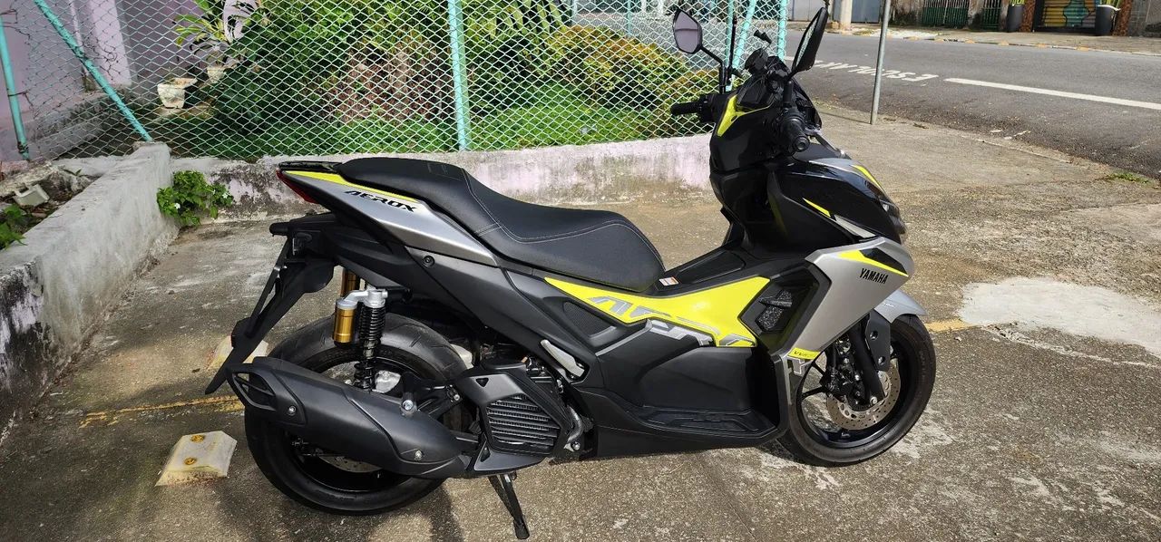 Yamaha aerox 160 ABS praticamente zero.