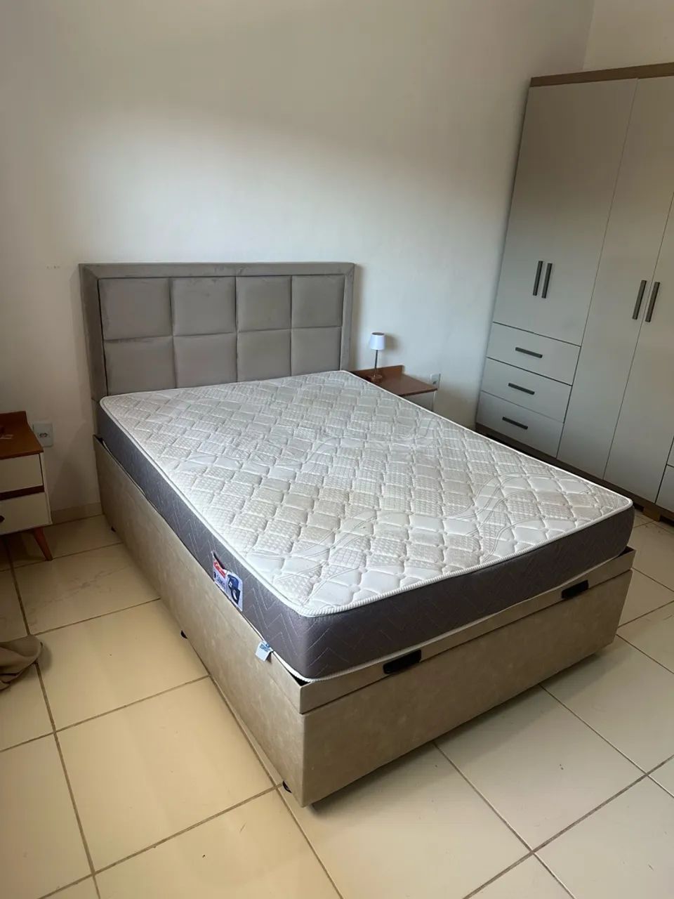 CAMA DE CASAL BAÚ COM CABECEIRA. - Foto 4