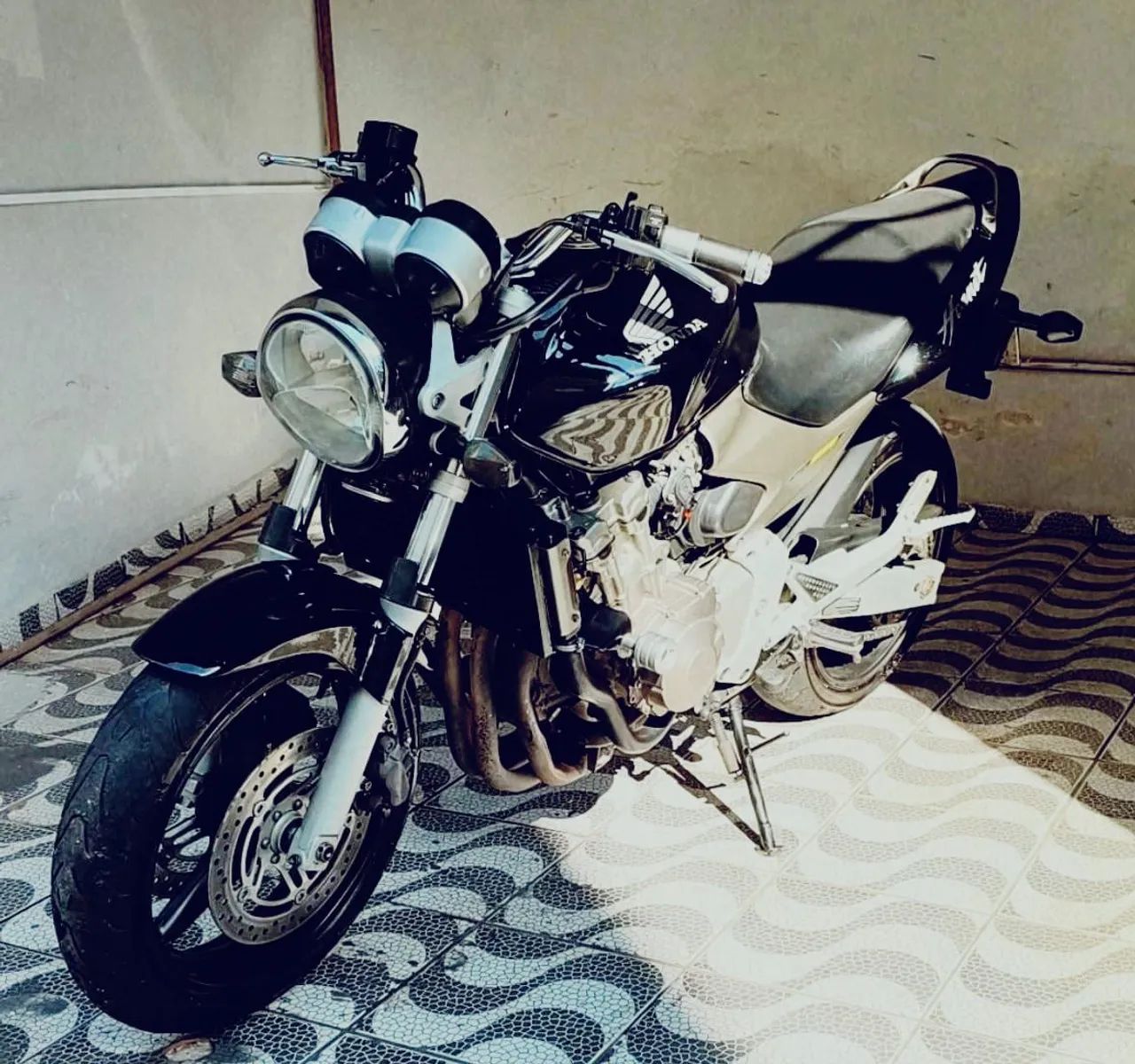 Hornet Carburada 