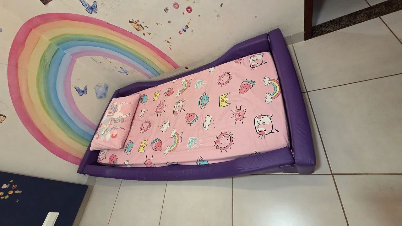 Cama Montessori em espuma e courino