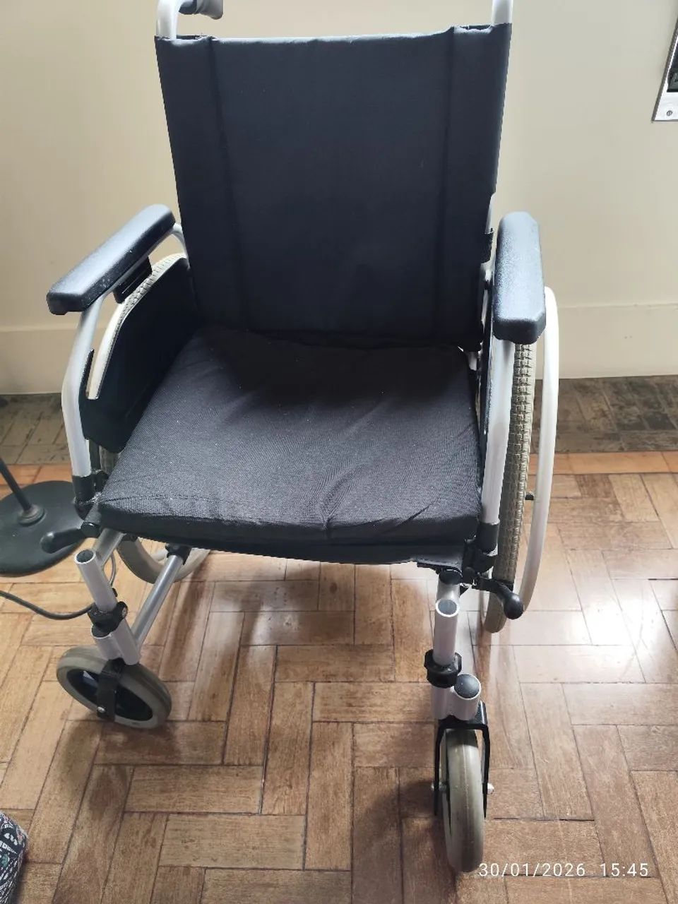Cadeira de rodas Ottobock c dois meses de uso - Foto 3
