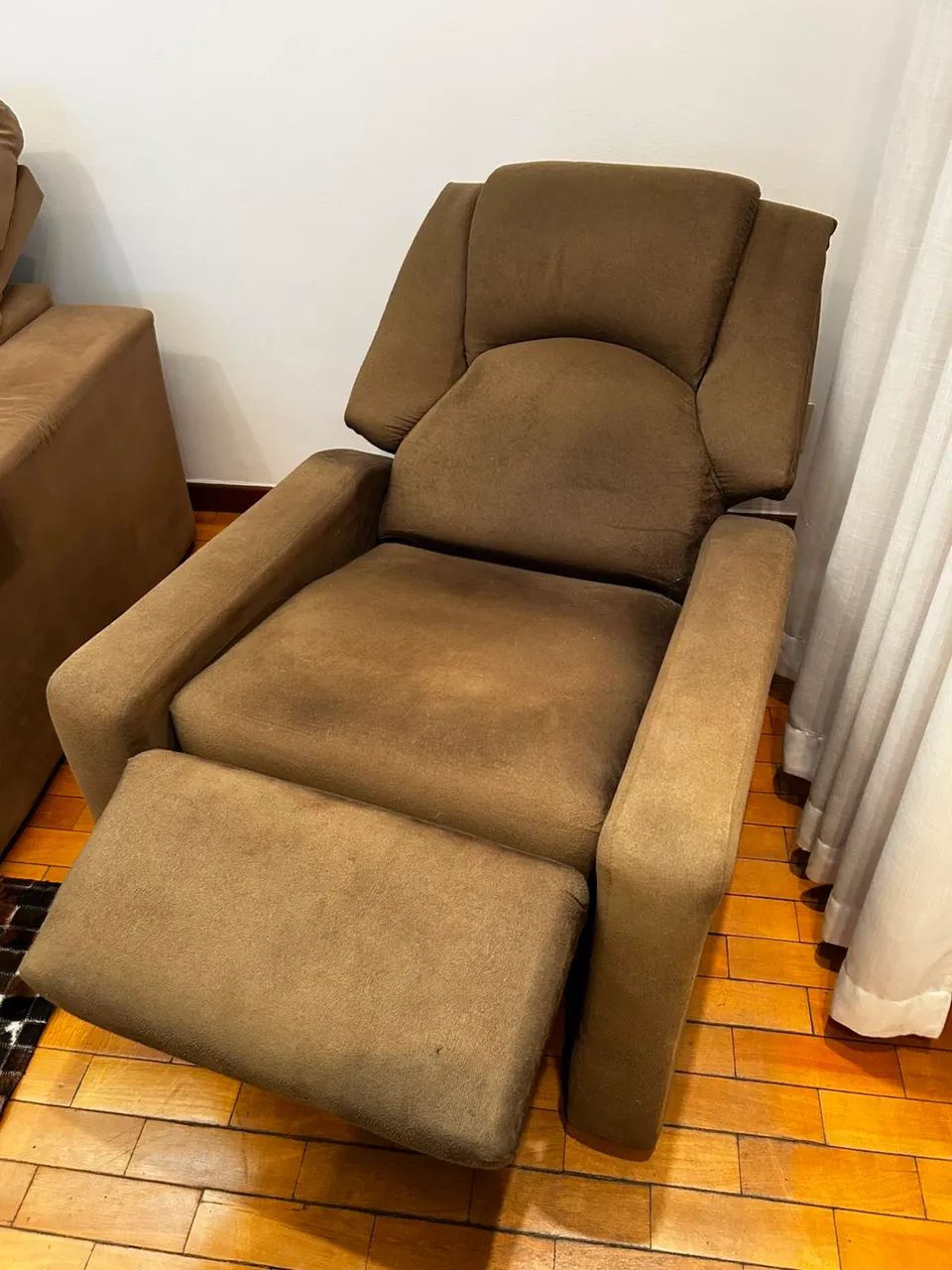Vendo Sofá retrátil e poltrona  - Foto 3