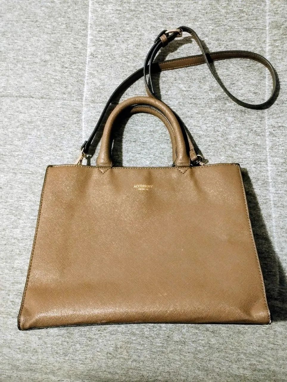 Bolsa marrom de mão e ombro, alça removível  - Foto 2