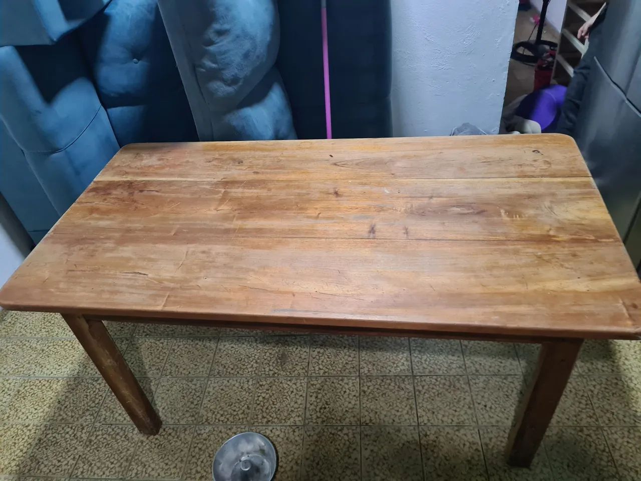 Mesa de madeira maciça.  - Foto 4
