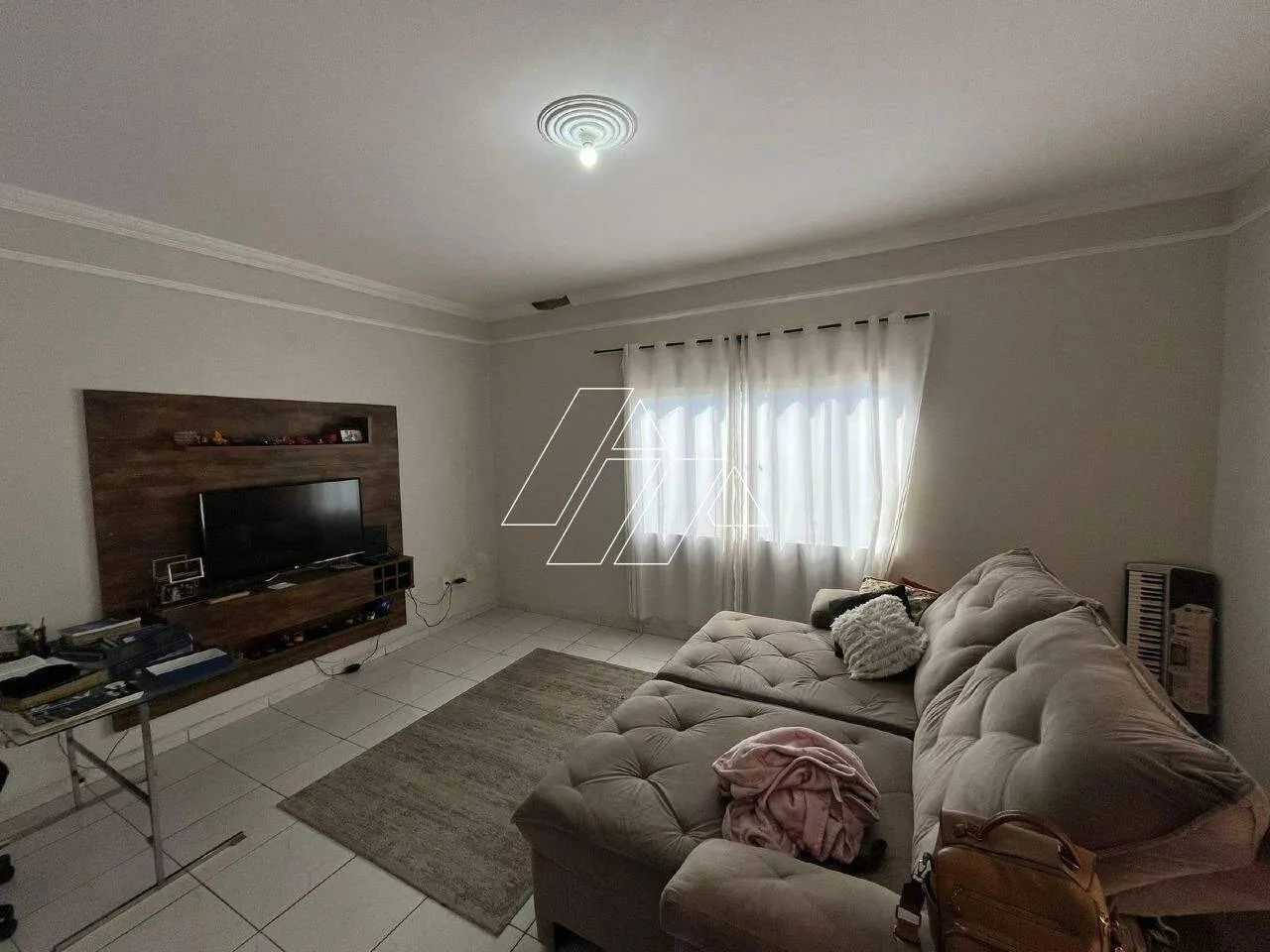 Casa com Edícula no Jardim dos Lírios  Espaço e Versatilidade - Foto 5