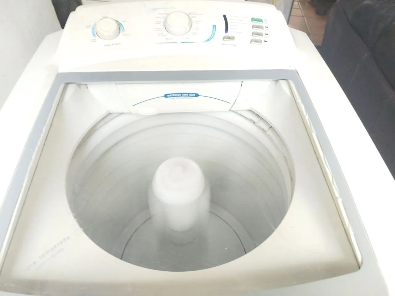 Vendo máquina Eletrolux,15 kilos. Retirar no Bairro do limão, zona norte.