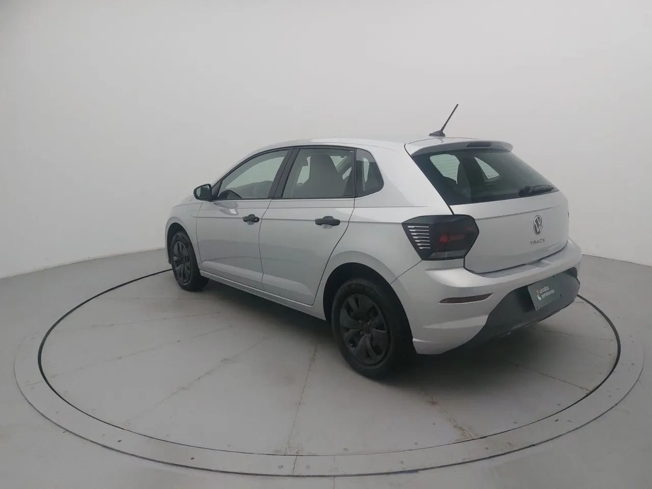 Volkswagen Polo Track 1.0 Flex 12V 5p, foto 3 de 18