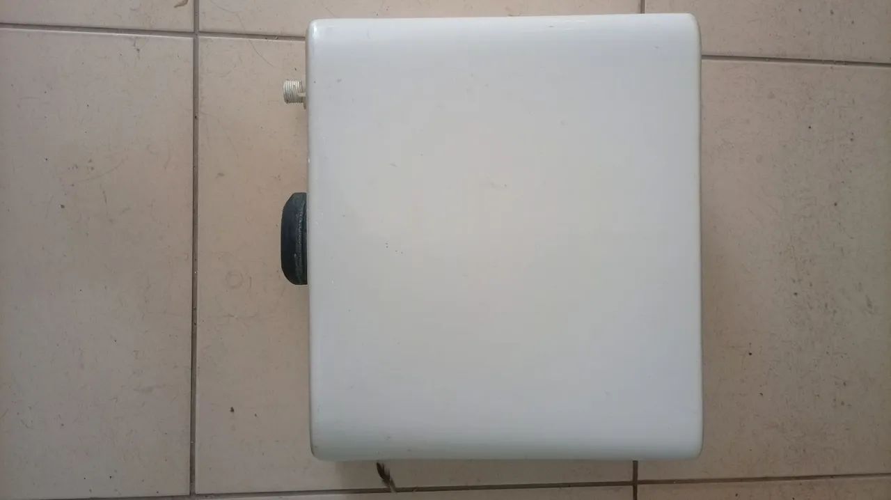 Vendo uma caixa acoplada 