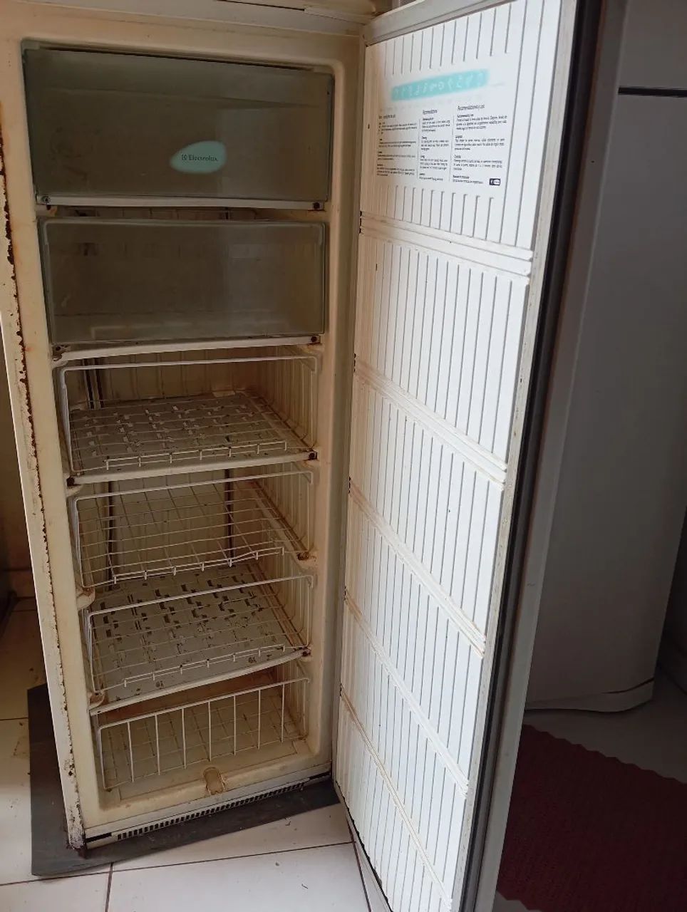 Vendo freezer Eletrolux 210 lts - Foto 3