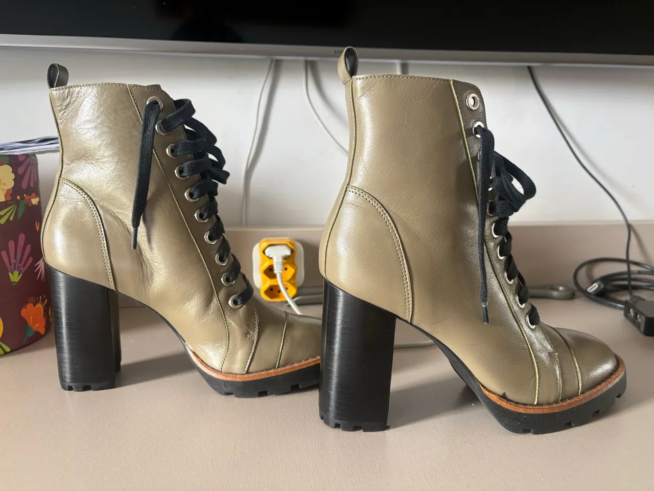 Bota couro Carrano nova  - Foto 3