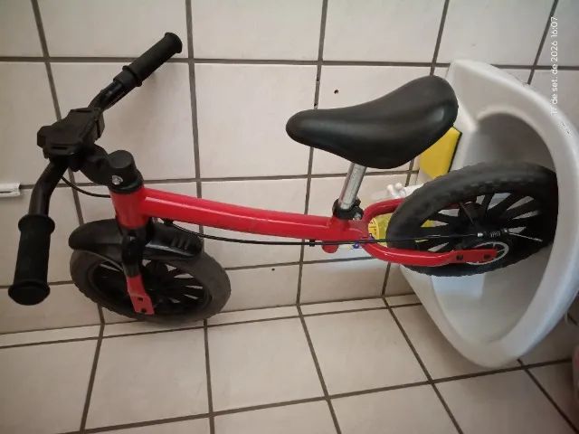 Bicicleta de Equilíbrio Infantil Aro 12 - Vermelha